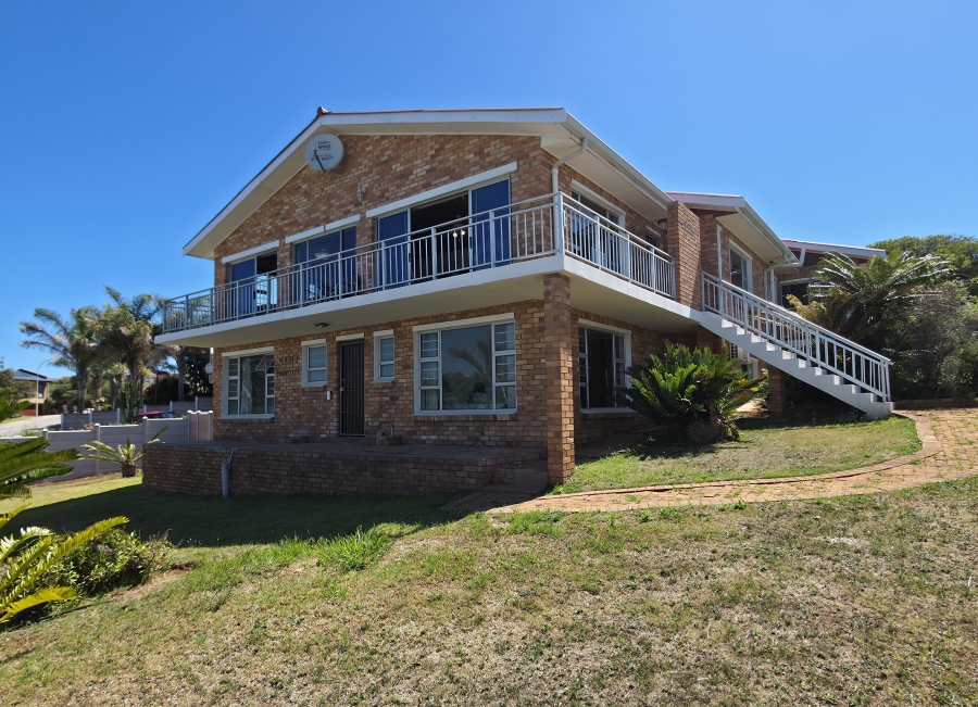 4 Bedroom Property for Sale in Noorsekloof Eastern Cape